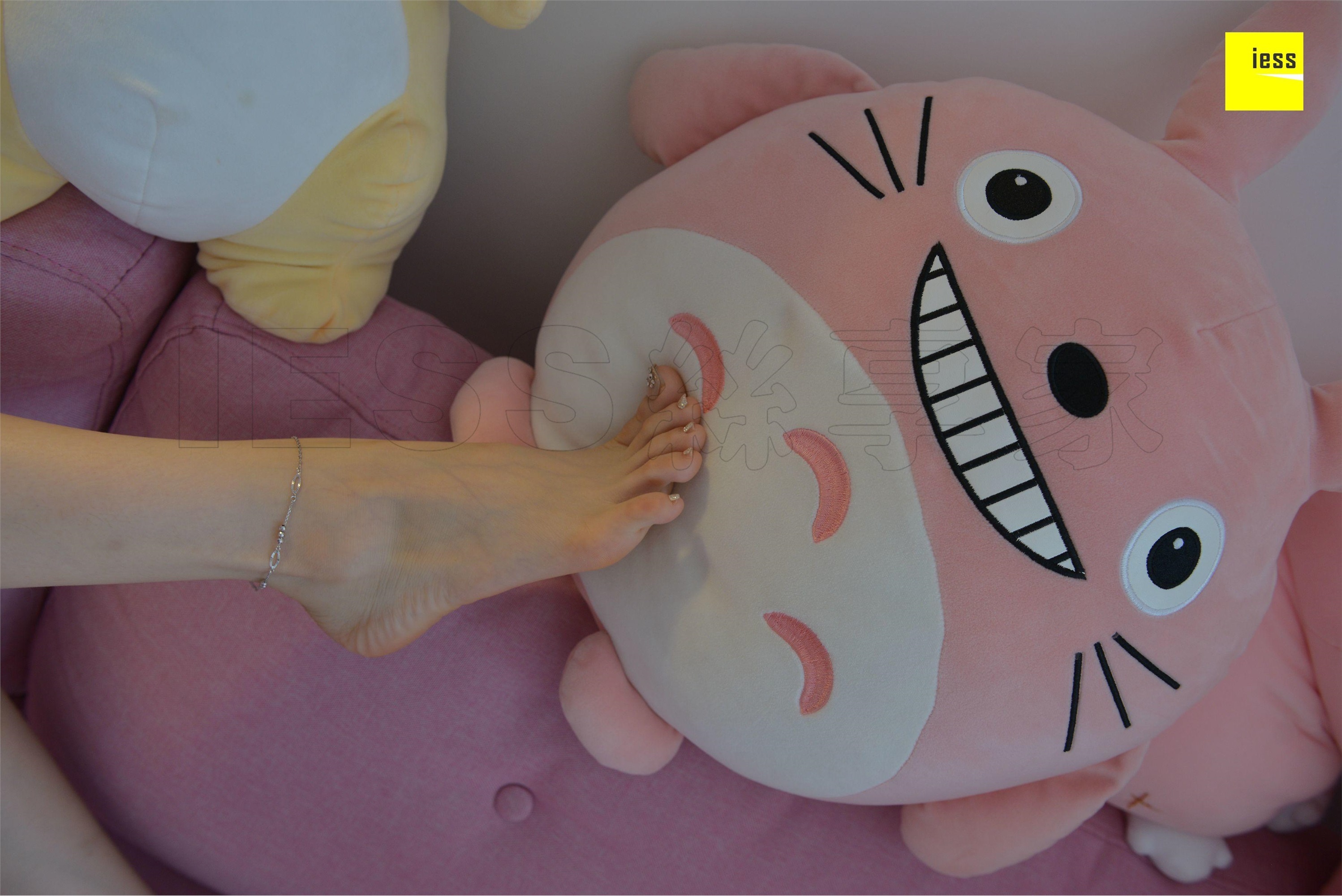 IESS异思趣向 2018.05.09《魔鬼周三》特刊18期：《粉红仲夏梦》佳佳